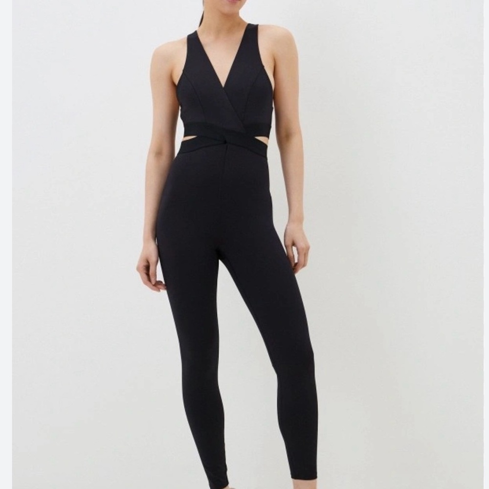 Heroine Sport Black Cutout V-Neck Straight-Leg Jumpsuit -Medium
